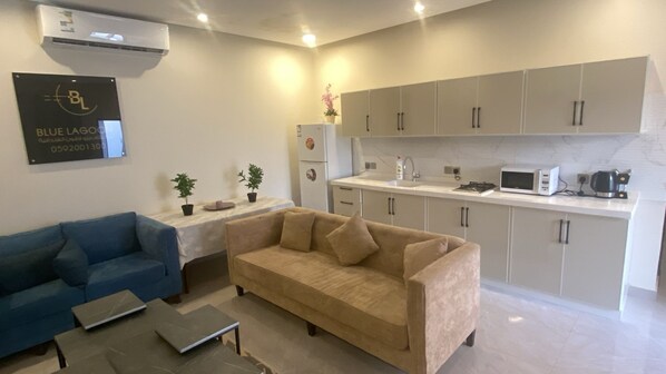 Romantic Chalet, 2 Bedrooms, Private Pool, Pool View