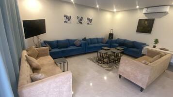 Romantic Chalet, 2 Bedrooms, Private Pool, Pool View