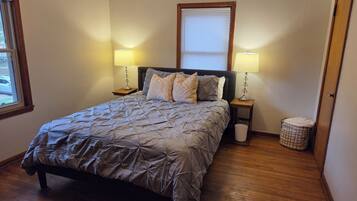 2 bedrooms, desk, travel cot, free WiFi