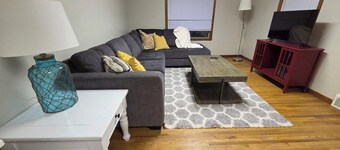 2-bedroom upstairs apartment in charming Mankato close to trails.