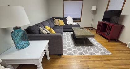 2-bedroom upstairs apartment in charming Mankato close to trails.