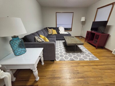 2-bedroom upstairs apartment in charming Mankato close to trails.