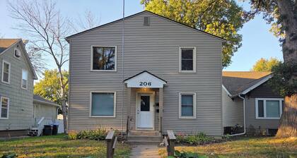 2-bedroom apartment in charming Mankato close to trails.