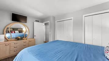 3 Schlafzimmer, Schreibtisch, Bügeleisen/Bügelbrett, kostenloses WLAN