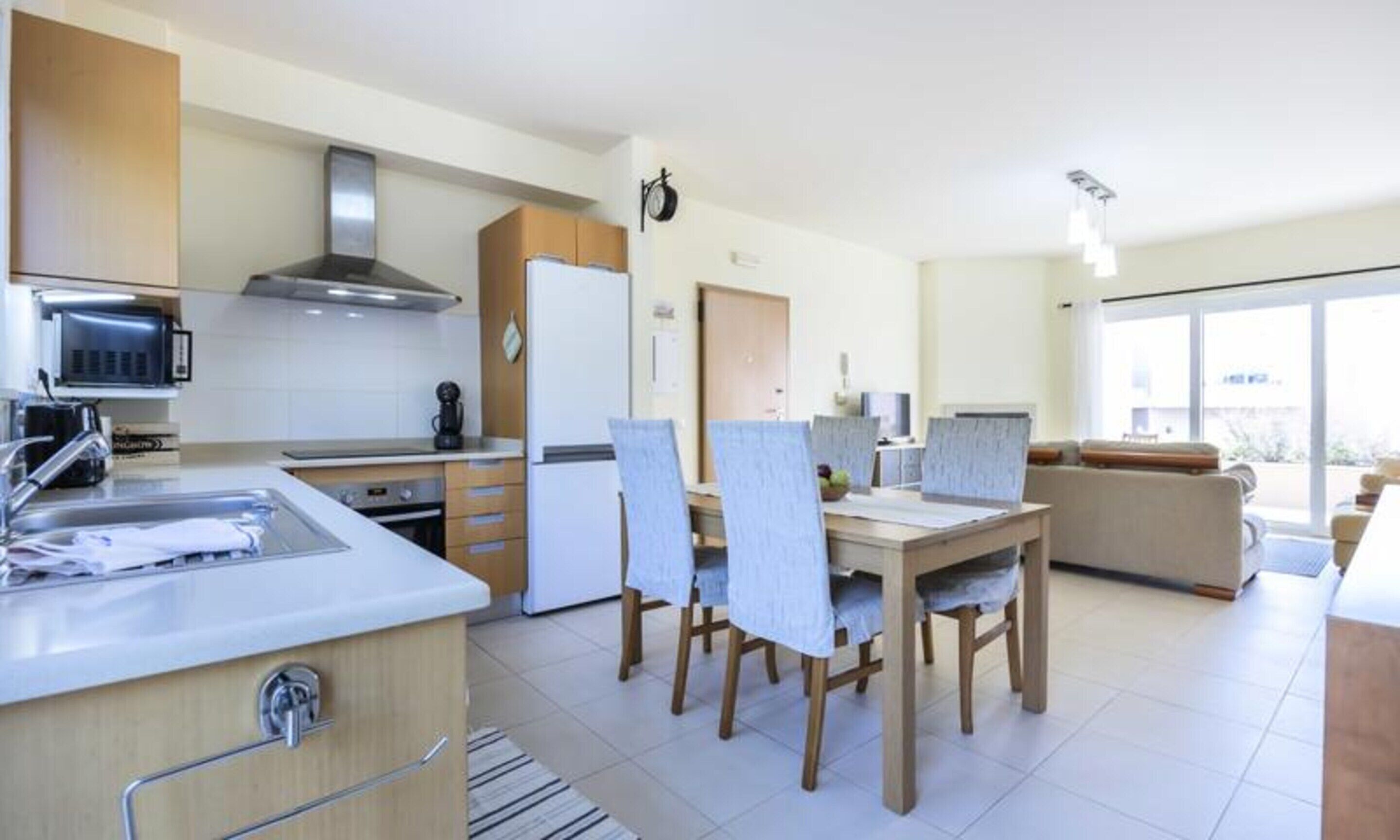 Tủ lạnh, lò vi sóng, lò nướng, máy rửa bát 