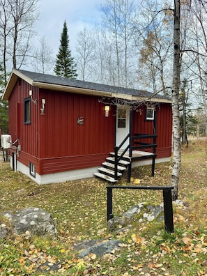 Exterior - Peaceful Getaway at Lake Pohénégamook – Cabin #2 (Pohenegamook)