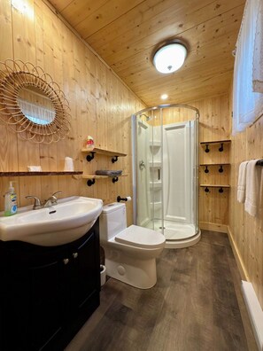 Towels - Peaceful Getaway at Lake Pohénégamook – Cabin #2 (Pohenegamook)