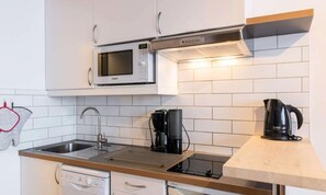 Microwave, dishwasher, coffee/tea maker, cookware/dishes/utensils - Studio for 3/4 People - LA Meije - 013me - Plagne Centre (La Plagne-Tarentaise)