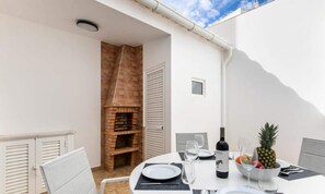 Outdoor dining - Houses & Villas for 6 People (Lagos)