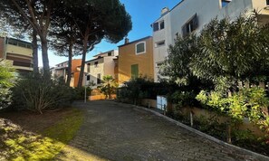 Property grounds - Apartment in Boucanet Near the Beach (Le Grau-Du-Roi)