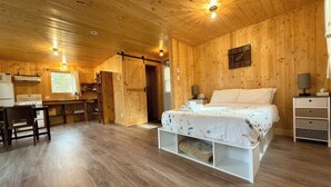 Room - Fully Equipped Mini Chalet – Lake Pohénégamook #06 (Pohenegamook)
