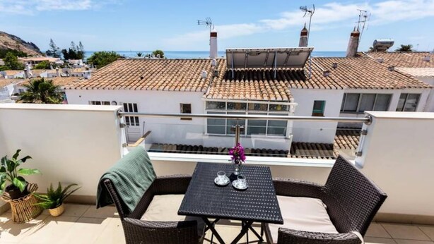 Outdoor dining - Apartments for 2 People (Lagos)