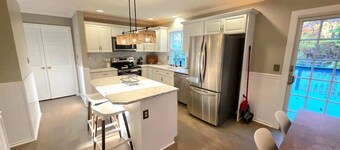 Kid-Friendly Near UD, 1st-Floor Master + Office