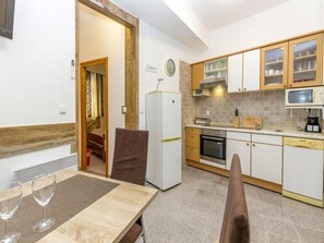 Lejlighed | Privat køkken | Køleskab, mikrobølgeovn, ovn, kogeplade