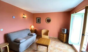 Living area - Apartment in Brunet With Lavender Views (Brunet)