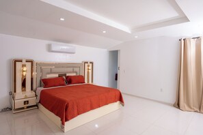 3 chambres, fer et planche à repasser, Wi-Fi gratuit, draps fournis