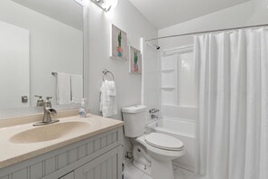 Hair dryer, towels, soap, toilet paper - 2BR King, Fenced Yard Access + Private Patio, Sleeps 6, Near Beaches, Dogs OK (Gulf Breeze)
