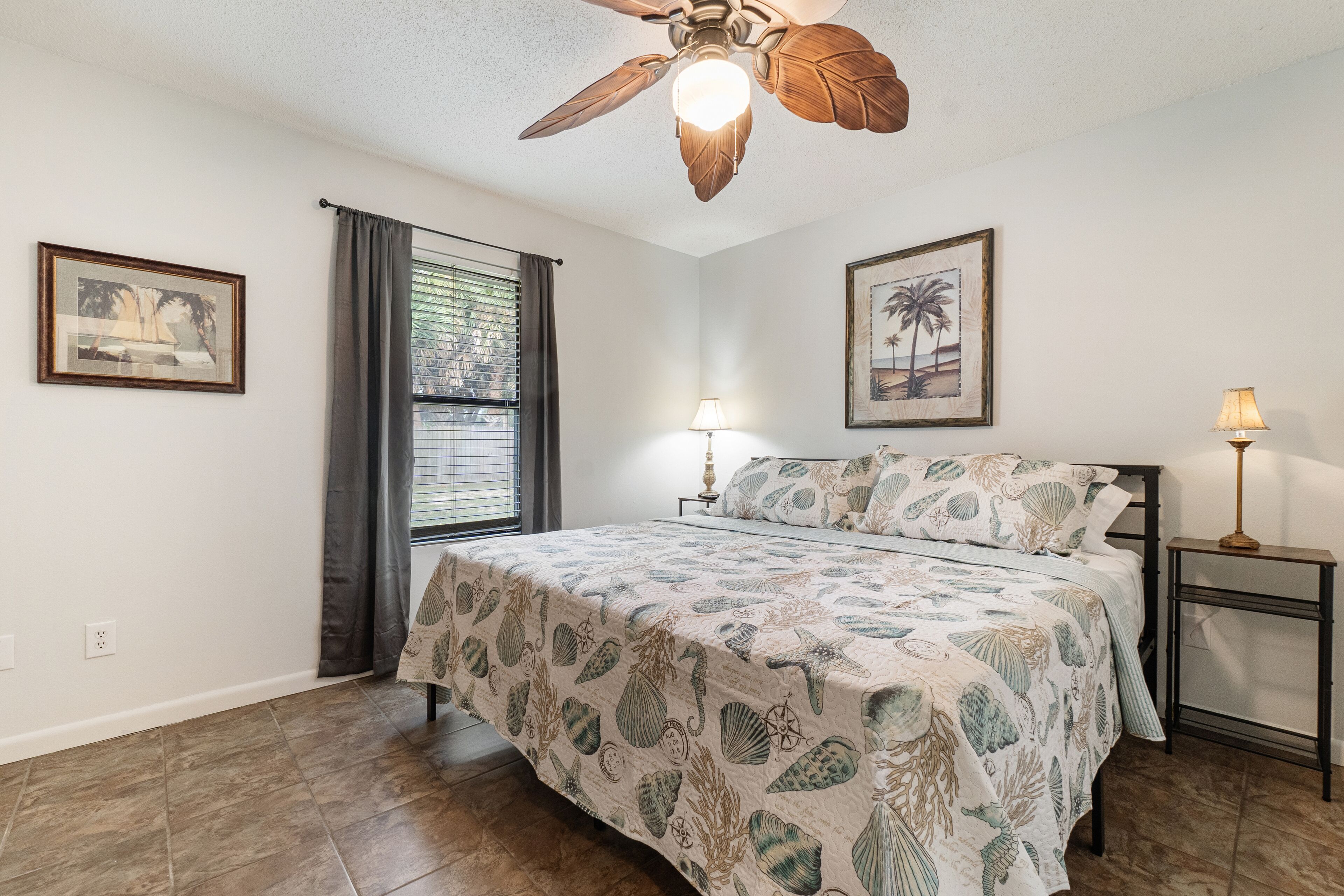 2 bedrooms, desk, iron/ironing board, WiFi (free)