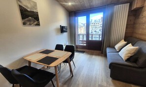 Living area - Apartment in Tignes Val Claret Ski Access (Tignes)