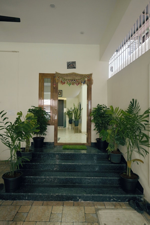 Interior - AaraVilla · Serene Family Stay w/theatre room near Ashok Pillar (Chennai)