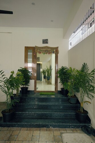 AaraVilla · Serene Family Stay w/theatre room near Ashok Pillar