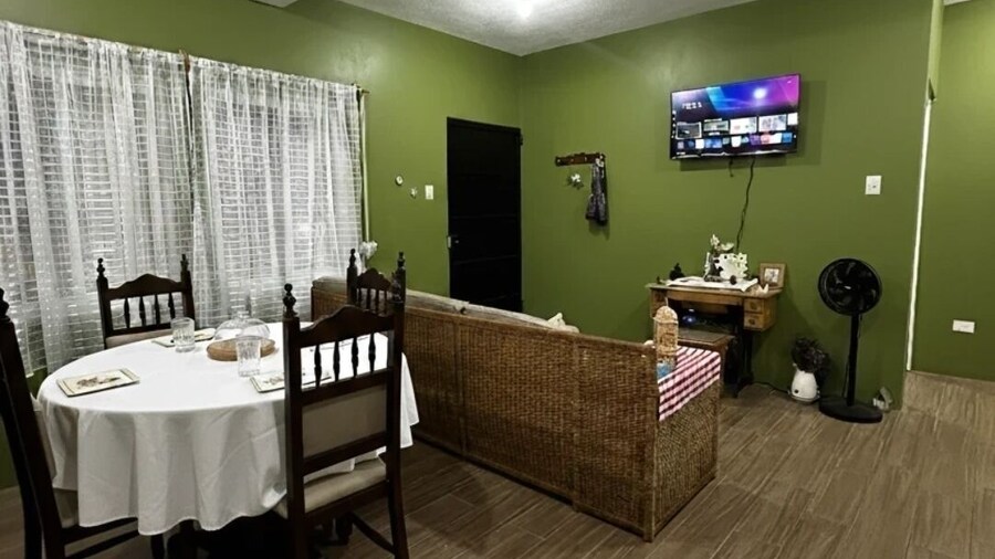 Casa de los Abuelos Retalhuleu