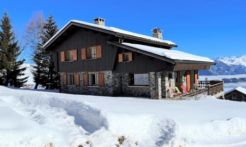 Chalet in Sybelles Near Ski Slope Views