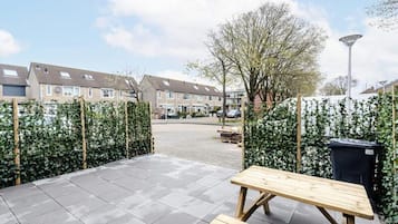 Apartment | Outdoor dining