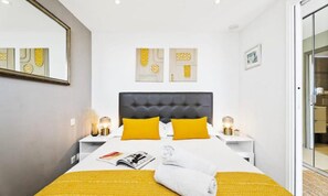 Iron/ironing board - Cannes City Center, Modern 2-room Apartment With Terrace (Cannes)