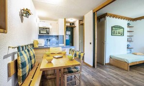 Dining - Apartment in Les Coches Near Ski Slopes (La Plagne-Tarentaise)