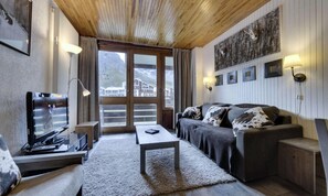 Living area - 2-room Apartment, 45m2 - 2 Adults, 2 Children (Tignes)