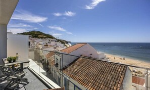Property grounds - Apartment in Salema With Stunning Sea Views (Vila do Bispo)