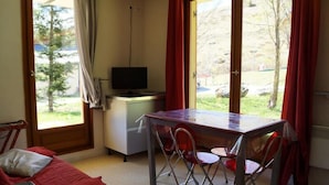 Dining - Cozy and Charming Apartment for 4 People (Saint-Sorlin-d'Arves)