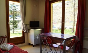 Dining - Cozy and Charming Apartment for 4 People (Saint-Sorlin-d'Arves)