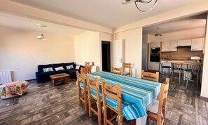 Interior - Apartments for 6 People (Le Grau-Du-Roi)