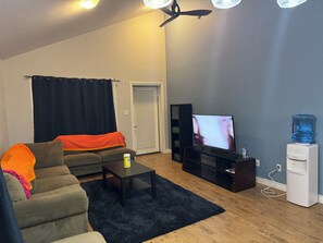 Een smart-tv, een muziekbibliotheek en een filmbibliotheek