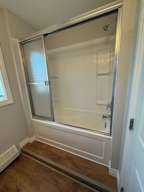 Hårtørrer, bidet, håndklæder, Sæbe