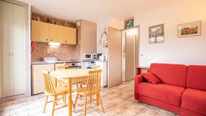 Interior - Charming 2-room Apartment on the Upper Floor With a Beautiful Unobstructed View of the Mountains (Aussois)