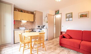 Interior - Charming 2-room Apartment on the Upper Floor With a Beautiful Unobstructed View of the Mountains (Aussois)