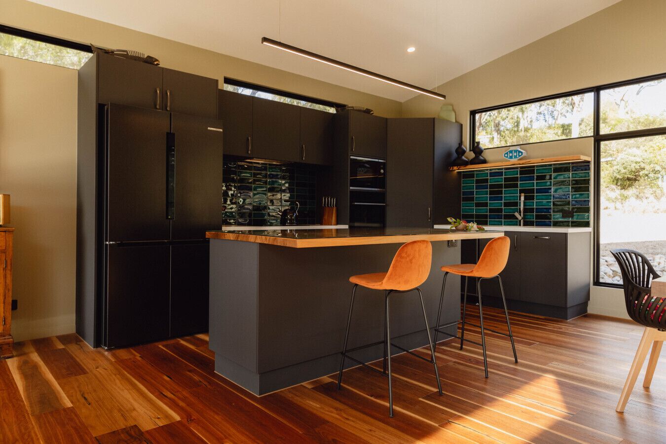 雪櫃、微波爐、焗爐、爐具