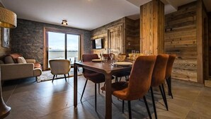 Dining - Apartment for 6 People in a new Residence on the Snow Front (Fontcouverte-la-Toussuire)
