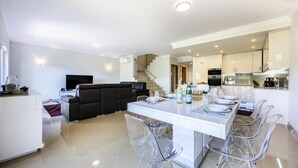 Unclassified image, 3 of 3, button - Houses & Villas for 7 People (Lagos)