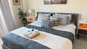 3 slaapkamers, een bureau, een strijkplank/strijkijzer, gratis wifi