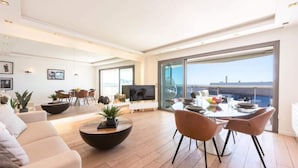 Unclassified image, 3 of 3, button - Apartment on Croisette With Sea View (Cannes)