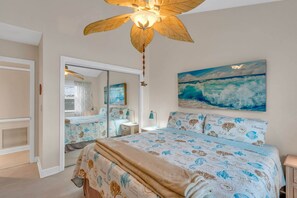 2 bedrooms, WiFi, bed sheets - Pet-Friendly Waterfront Home + Dock & Cabana Club (Key Colony Beach)