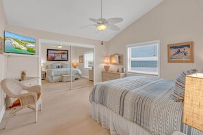2 bedrooms, WiFi, bed sheets - Pet-Friendly Waterfront Home + Dock & Cabana Club (Key Colony Beach)