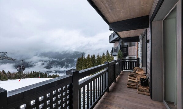 Property grounds - New Ski-in and Ski-out Apartment (Courchevel)
