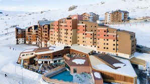 Exterior - Holiday Home in Alps With Ski Slope Access (Huez)