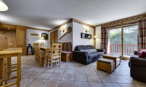 Living area - Apartment in Tignes Near Platieres Lift (Tignes)