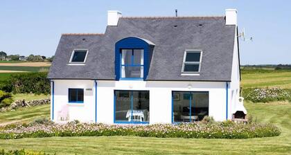 Houses & Villas for 6 People